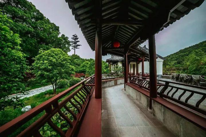 国考已有岗位竞争超过1300比1，为何考生都扎堆报考一样的职位？游戏画面